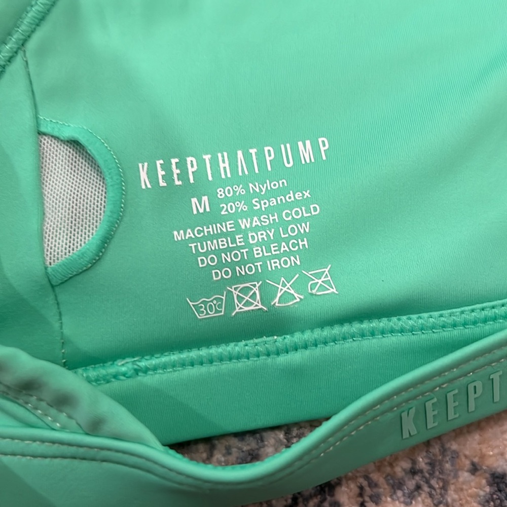 Keep That Pump sports bras - Picture 3 of 8